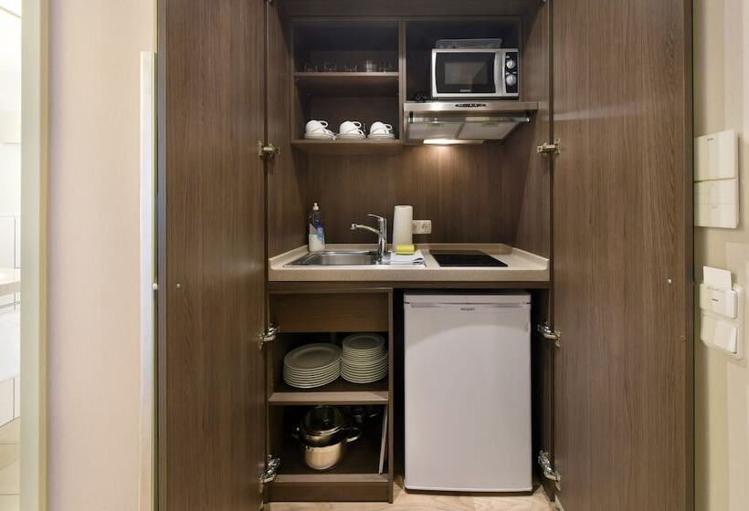 آپارتمان 4 خوابه, Koos Hotel&apartments   City Apart