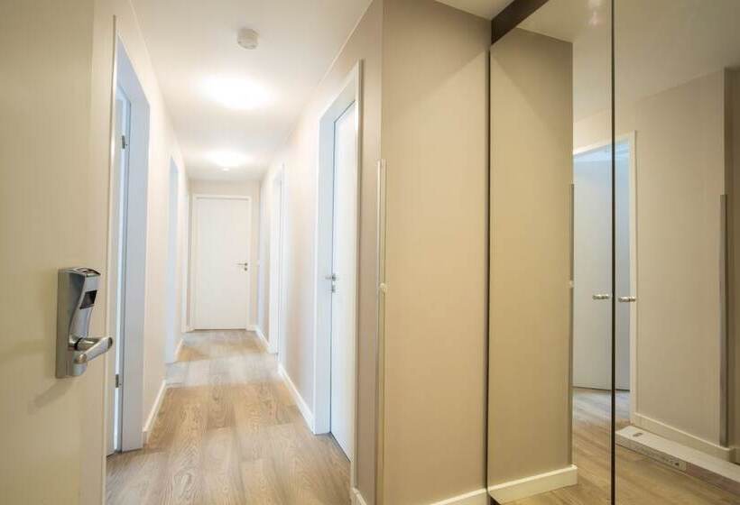 آپارتمان 4 خوابه, Koos Hotel&apartments   City Apart