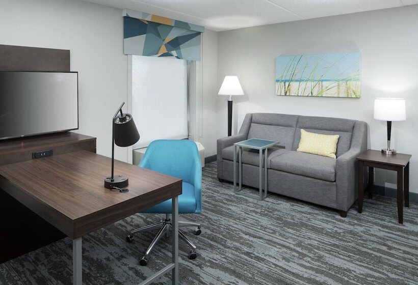 Suite Adapted for people with reduced mobility, Hampton Inn & Suites Panama City Beach Pier Park Area