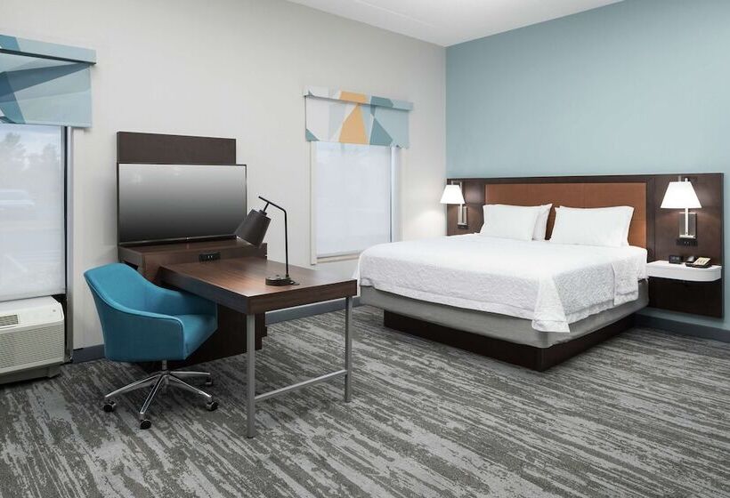 Suite Adapted for people with reduced mobility, Hampton Inn & Suites Panama City Beach Pier Park Area