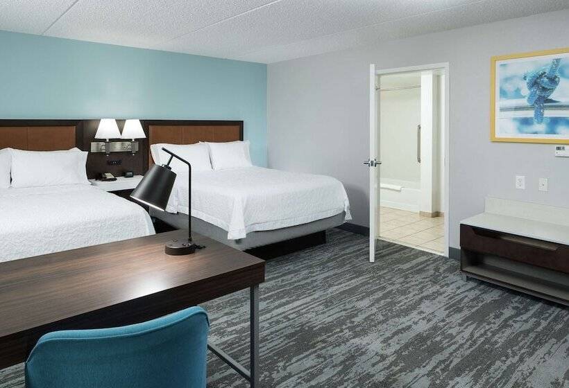 Suite Adapted for people with reduced mobility, Hampton Inn & Suites Panama City Beach Pier Park Area