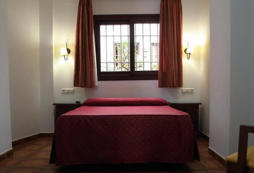 Standard Room Adapted for people with reduced mobility, Hostal Palomares