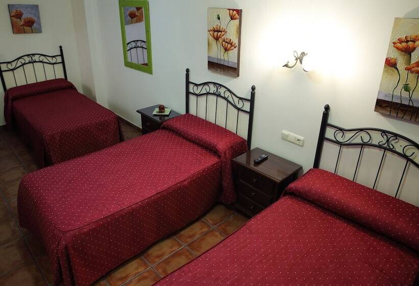 Quarto Triplo Estandar, Hostal Palomares