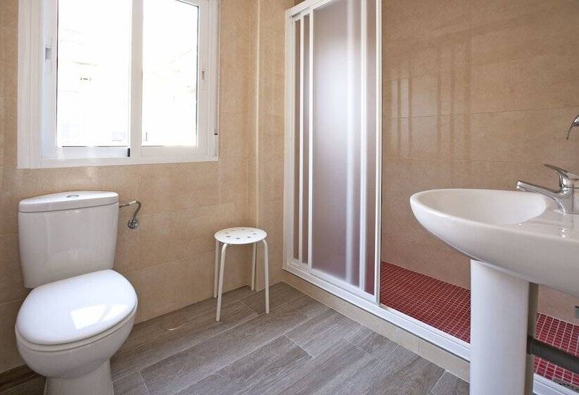 Chambre Quadruple Standard Salle de Bains Commune, Serramar