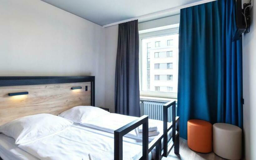 Standard Single Room, A&o Nuernberg Hauptbahnhof