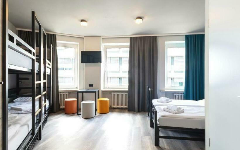 Geteiltes Mehrbettzimmer, A&o Nuernberg Hauptbahnhof