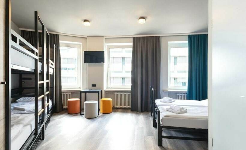 Geteiltes Mehrbettzimmer, A&o Nuernberg Hauptbahnhof