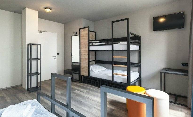 Geteiltes Mehrbettzimmer, A&o Nuernberg Hauptbahnhof