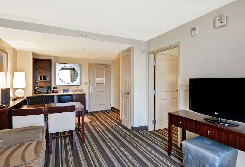 سوئیت برای معلولان, Embassy Suites By Hilton Savannah Airport