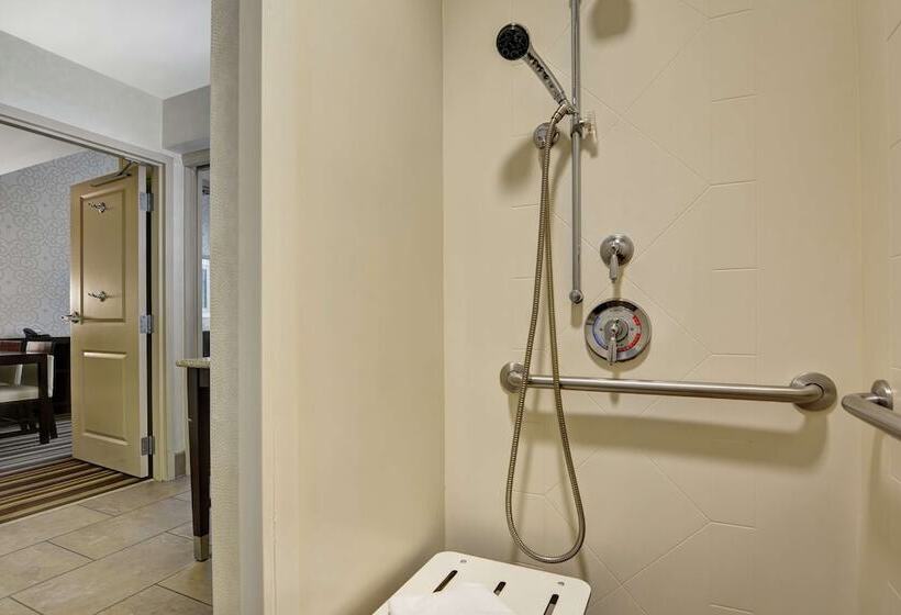 سوئیت برای معلولان, Embassy Suites By Hilton Savannah Airport