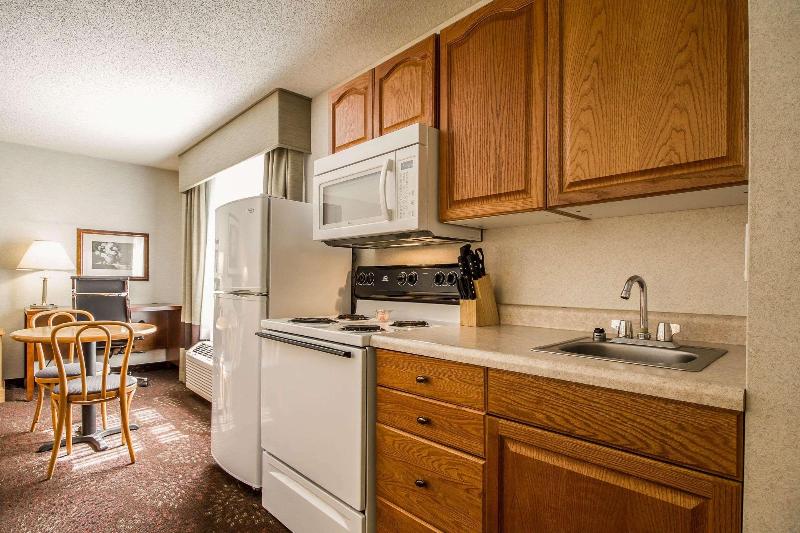 سوئیت با تخت بزرگ, Hampton Inn & Suites Lincoln   Northeast I 80