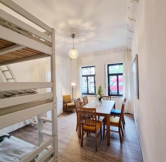 1 Bedroom Apartment Ground Floor, Hostel Lollis Homestay Dresden