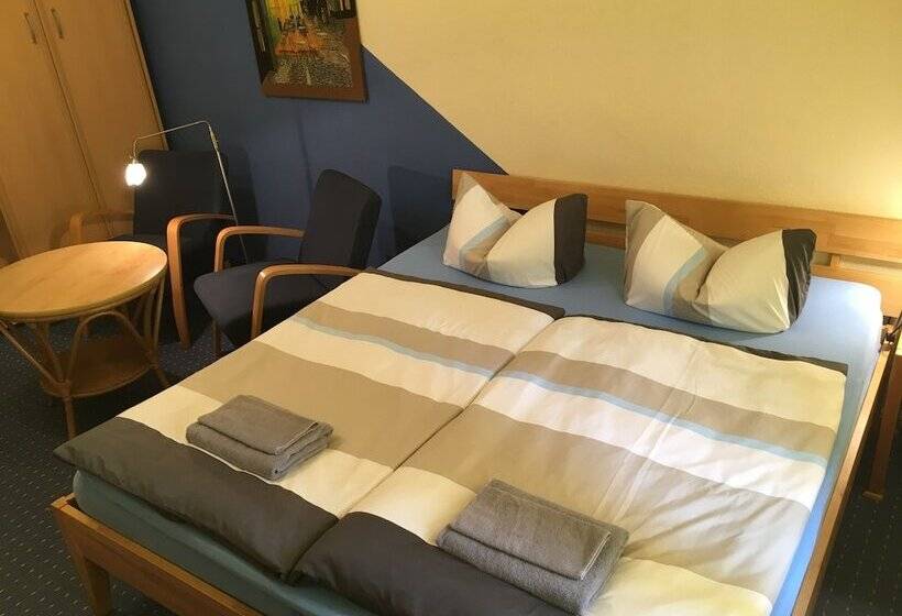 اتاق خانوادگی, Pension Wegerich
