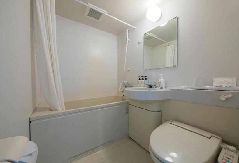 آپارتمان یک خوابه با دری مشترک که هال را جدا می کند., Smile Hotel Okinawa Naha