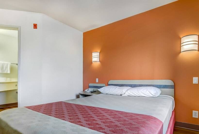 اتاق استاندارد با تخت دوبل برای معلولان, Motel 6roseburg, Or