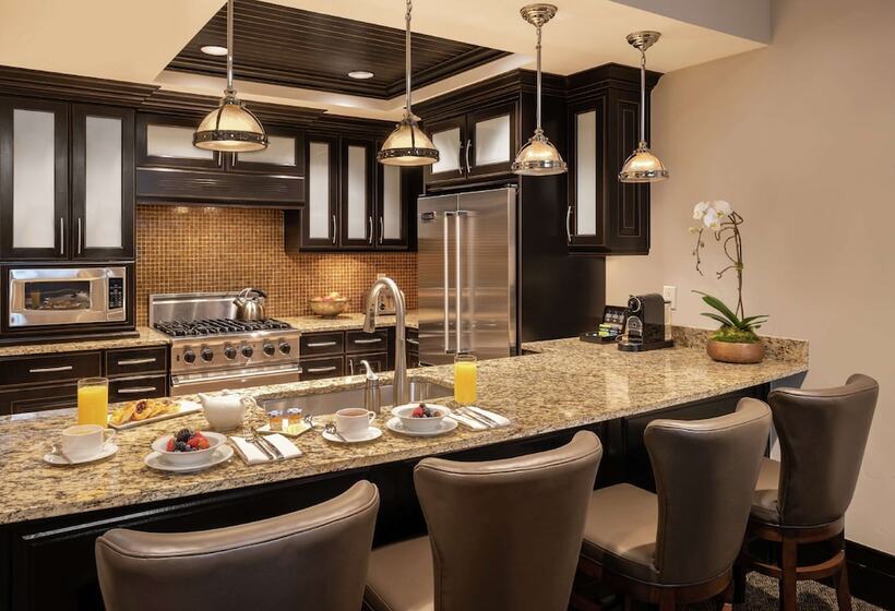 带大床的套房, Waldorf Astoria Park City