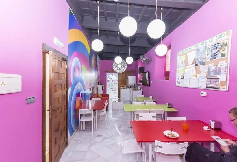 اتاق استاندارد, White Nest