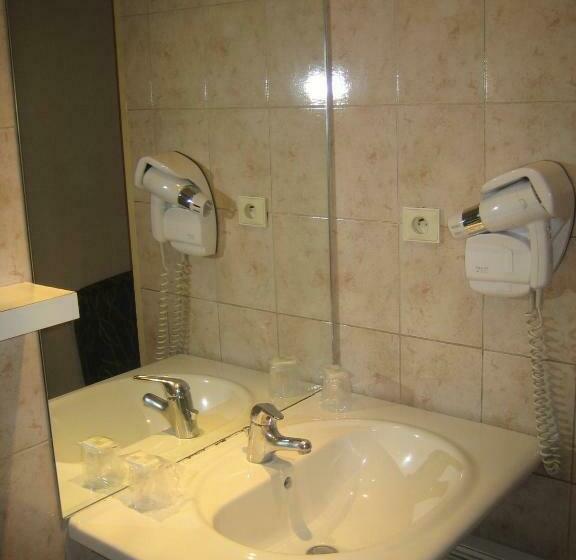 استودیوی استاندارد, Amhotel Italie