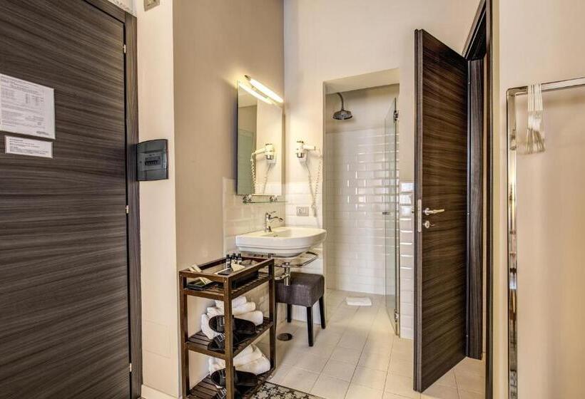 اتاق اکونومی, Trevi Beau Boutique