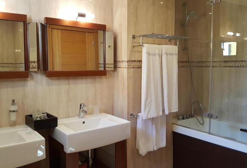 ویلای 4 خوابه, Cascade Wellness Resort