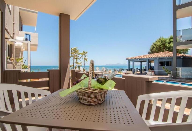 اتاق سوپریور با چشم‌انداز دریا, Girogiali Beach Hotel   Adults Only