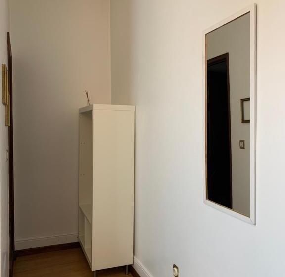 Standard Single Room, Pensao Central