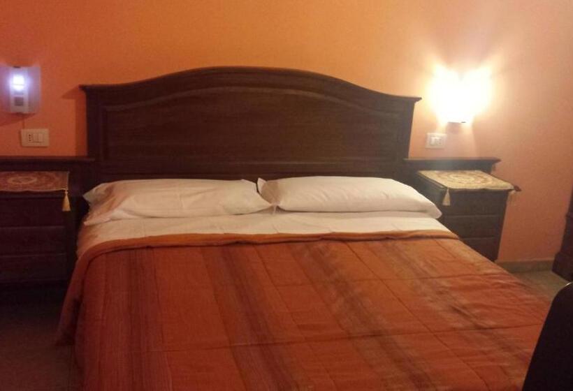 Cameră Standard, Pitagora B&b