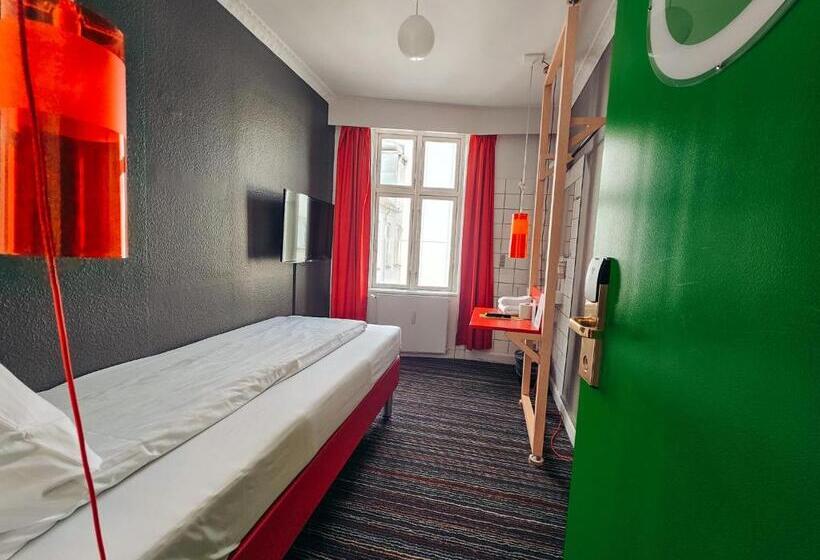 اتاق استاندارد یک تخته با سرویس بهداشتی مشترک, Annex Copenhagen