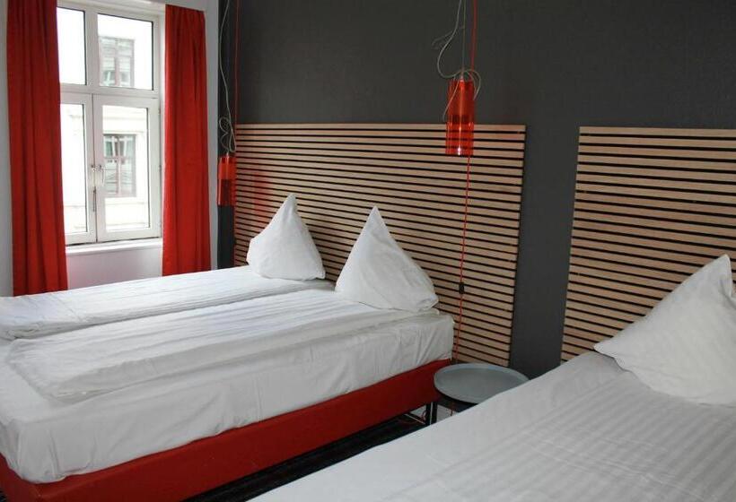 اتاق استاندارد سه تخته با سرویس بهداشتی مشترک, Annex Copenhagen