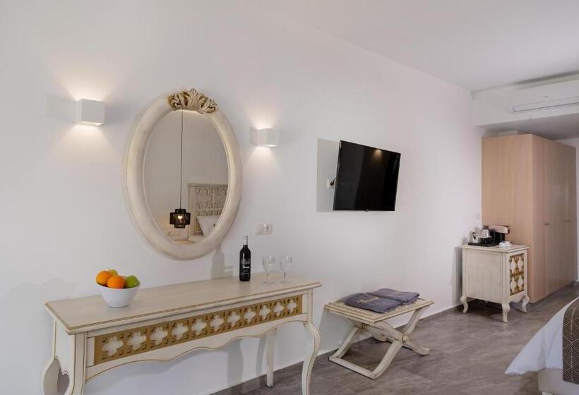 سوییت جونیور, Delfina Tropic Beach