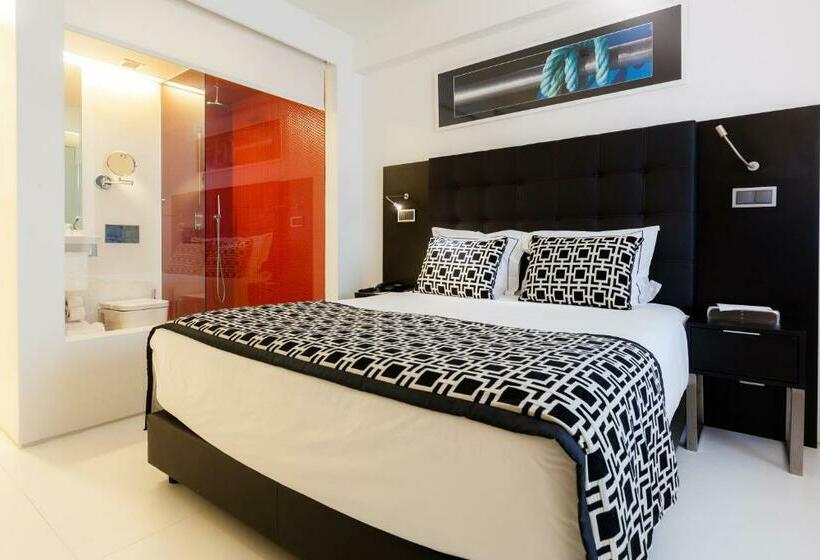 Quarto superior, Faro Boutique