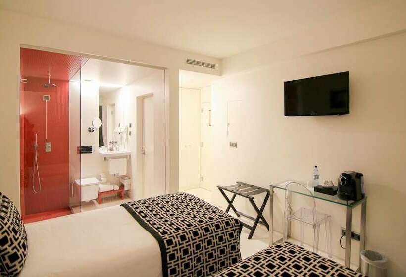 Quarto superior, Faro Boutique