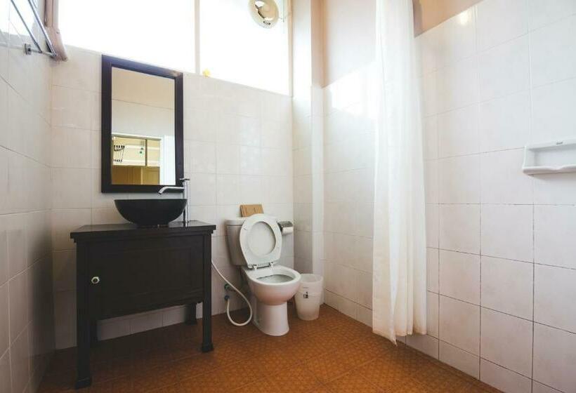 اتاق لوکس, Feung Nakorn Balcony Rooms And Cafe