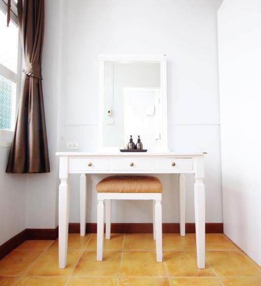 اتاق لوکس, Feung Nakorn Balcony Rooms And Cafe