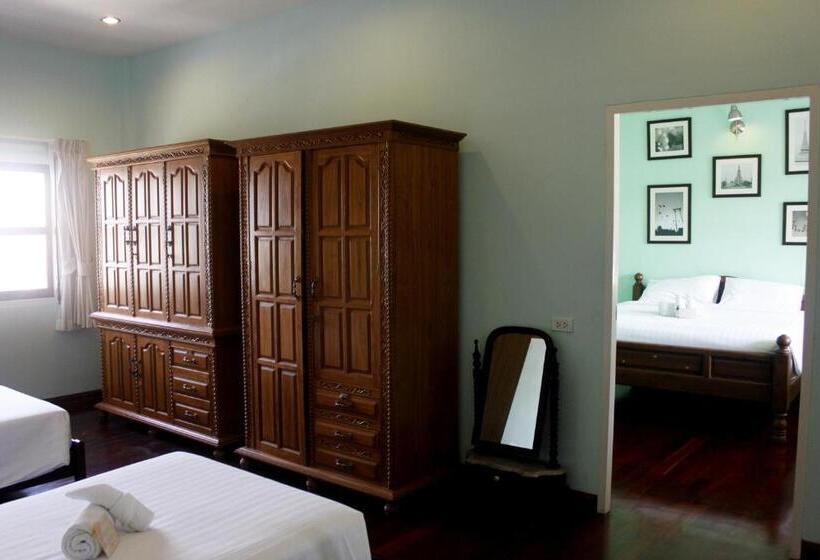 اتاق استاندارد چهار تخته, Feung Nakorn Balcony Rooms And Cafe