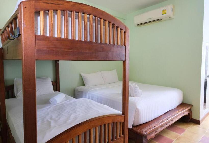 4 Bett Economy Zimmer, Feung Nakorn Balcony