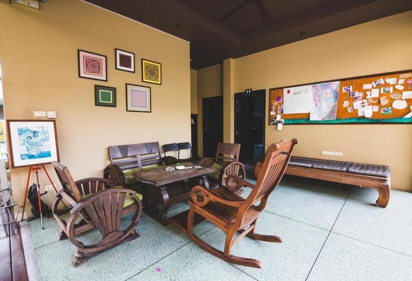 آپارتمان 2 خوابه, Feung Nakorn Balcony Rooms And Cafe