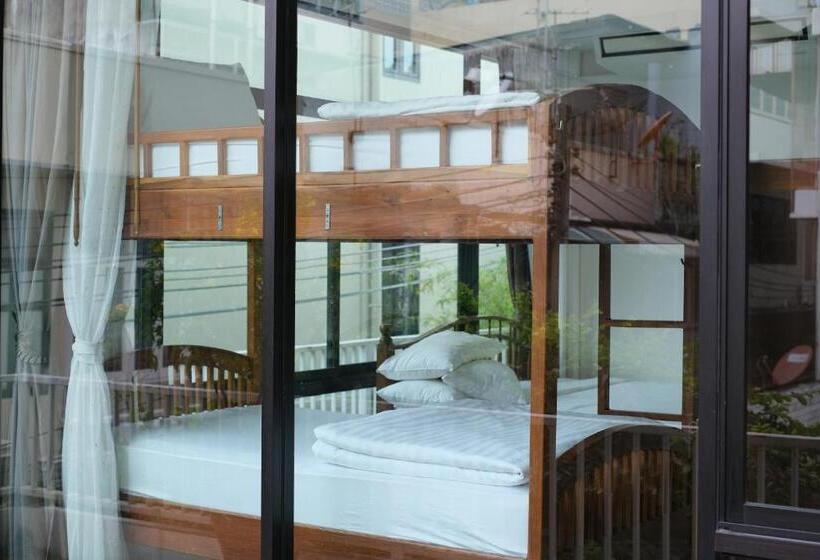 آپارتمان 2 خوابه, Feung Nakorn Balcony Rooms And Cafe
