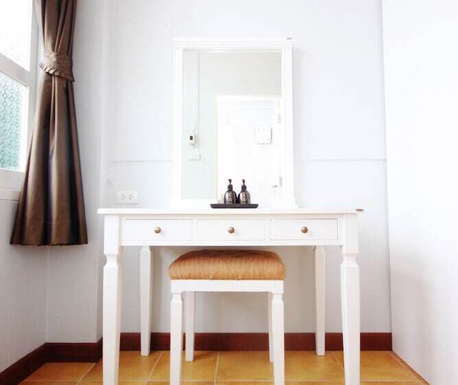 اتاق لوکس, Feung Nakorn Balcony Rooms And Cafe