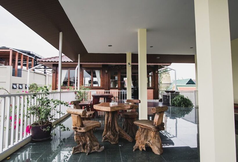 اتاق خانوادگی با سرویس بهداشتی مشترک, Feung Nakorn Balcony Rooms And Cafe