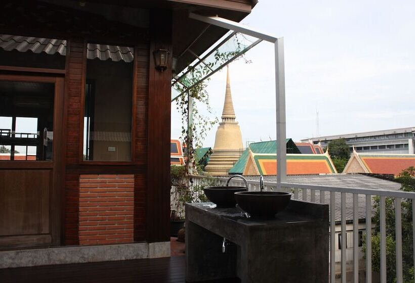 Family Room Shared Bathroom, Feung Nakorn Balcony