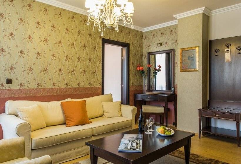 Suite Senior, Premier Luxury Mountain Resort