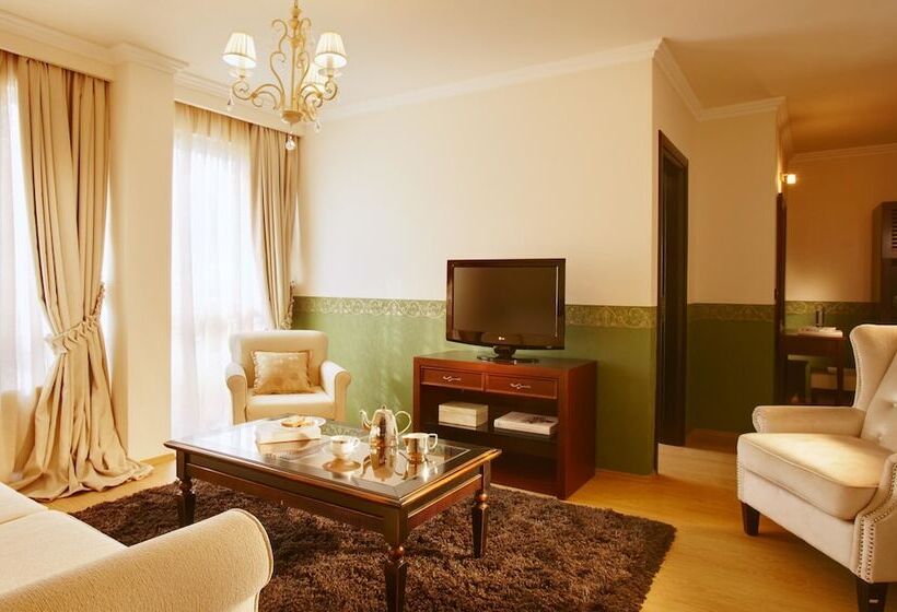 Suite Senior, Premier Luxury Mountain Resort
