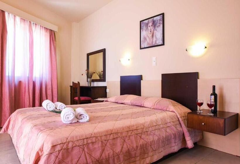 استودیوی استاندارد با چشم‌انداز دریا, Eurohotel Theo