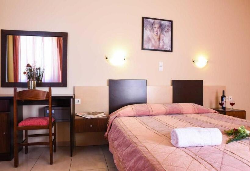 استودیوی استاندارد با چشم‌انداز دریا, Eurohotel Theo