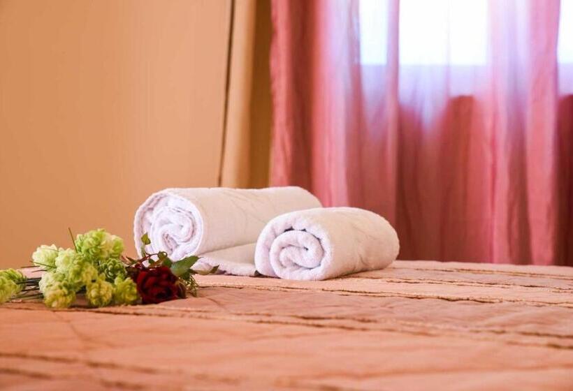 استودیو استاندارد با چشم‌انداز باغ, Eurohotel Theo