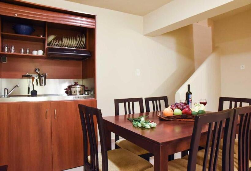 ویلای یک اتاق خوابه با استخر شنا, Eurohotel Theo