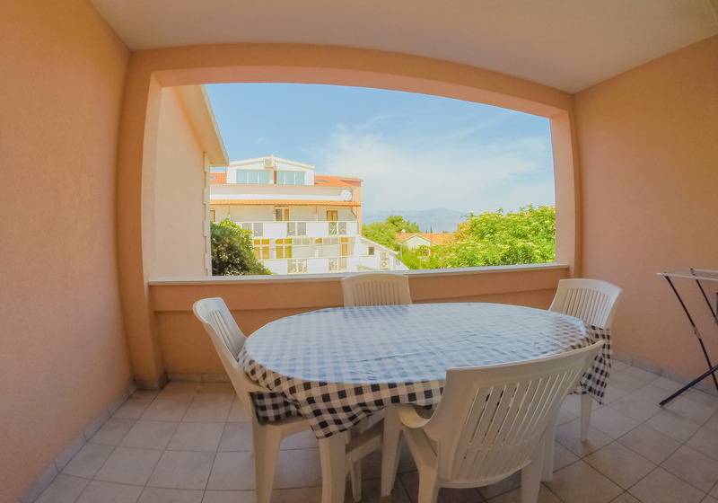 آپارتمان 1 خوابه, Villa Midea