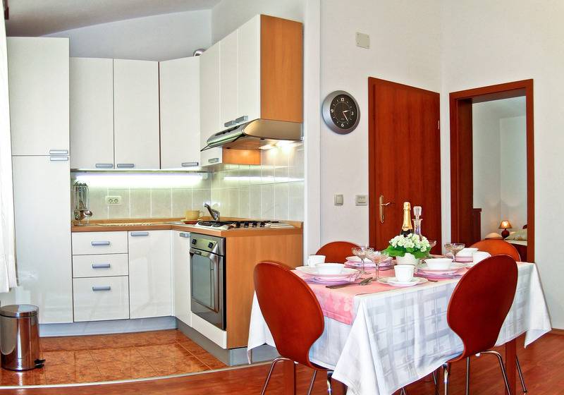 آپارتمان 1 خوابه, Villa Midea
