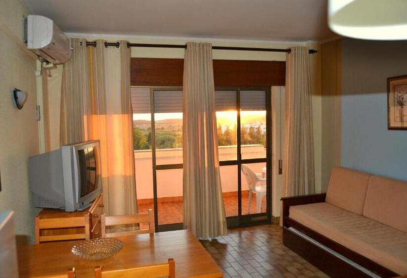 1 Bedroom Apartment, Parque Das Amendoeiras